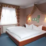 Gruene Tanne Mandelholz Hotel Elend