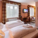 Hotel Gruene Tanne Mandelholz