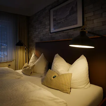 Gruene Tanne Mandelholz 3* إليند