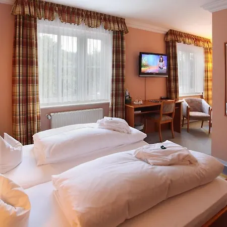 Hotel Gruene Tanne Mandelholz