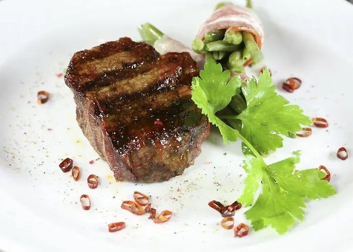 Gruene Tanne Mandelholz Elend